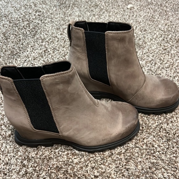 Worn twice.  Sorrel booties - Picture 2 of 4